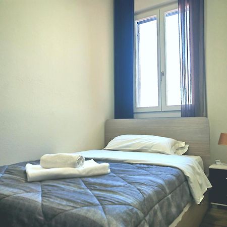 Goldmine Guest House 2 เวนิส ภายนอก รูปภาพ