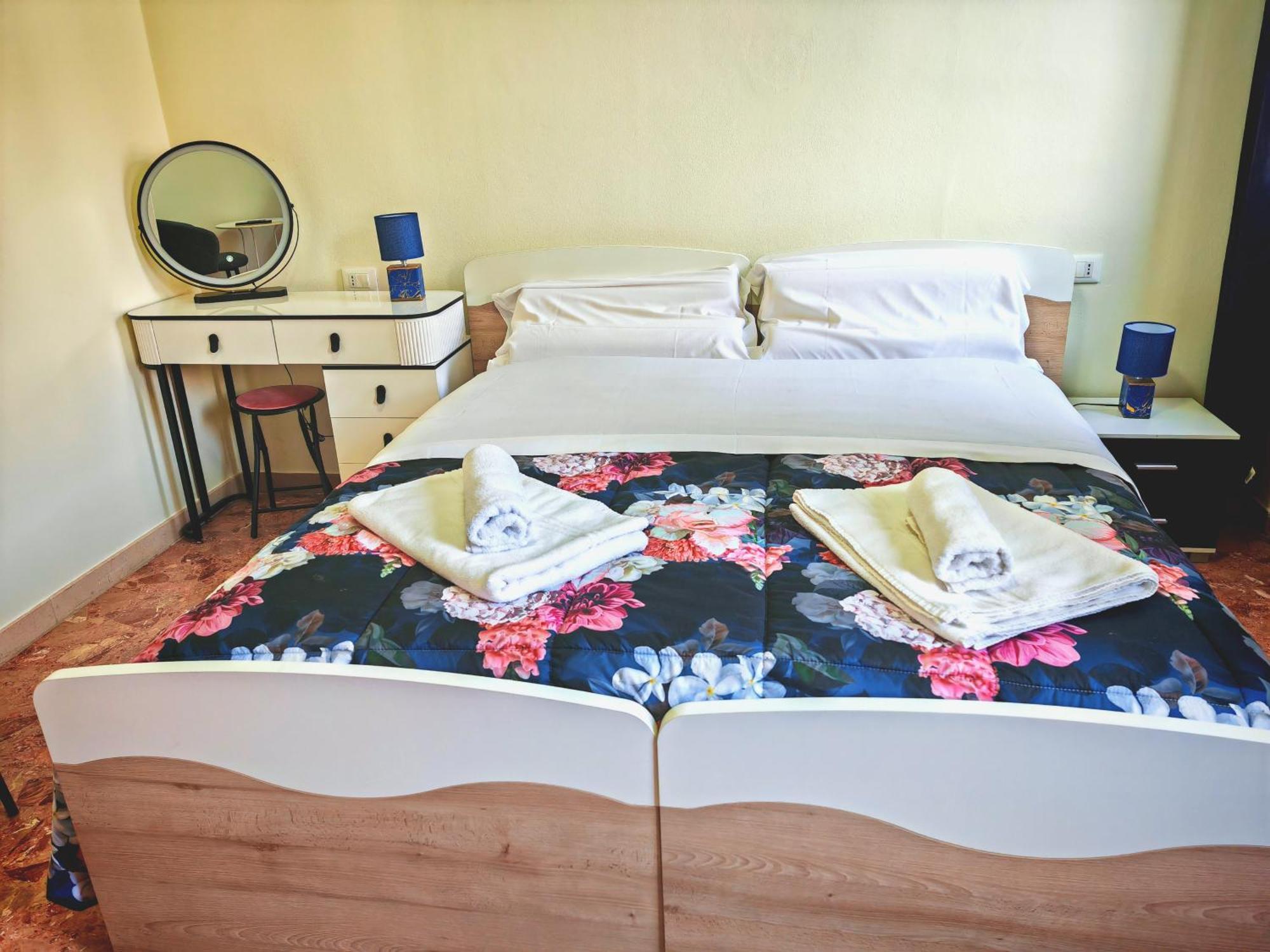 Goldmine Guest House 2 เวนิส ห้อง รูปภาพ